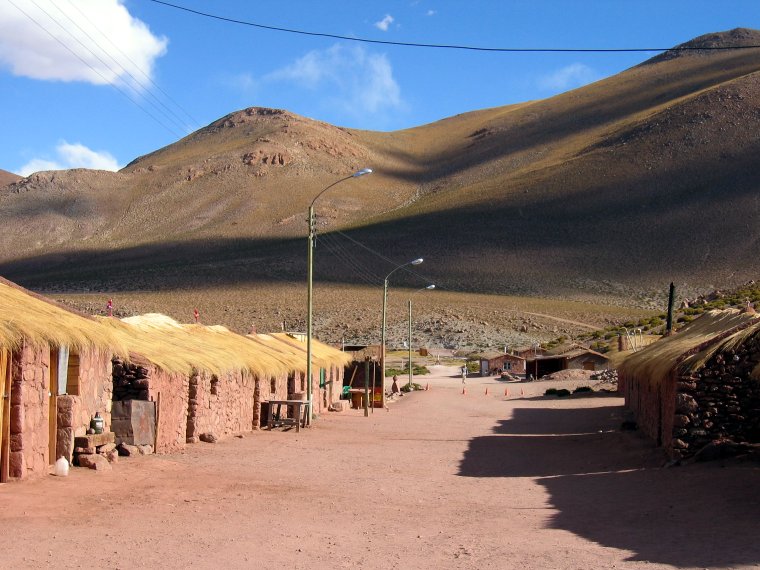 im Indio-Dorf Machuca (4000 m)