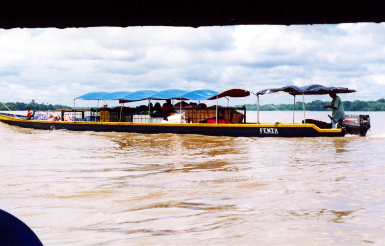 Flussschifffahrt am Rio Napo