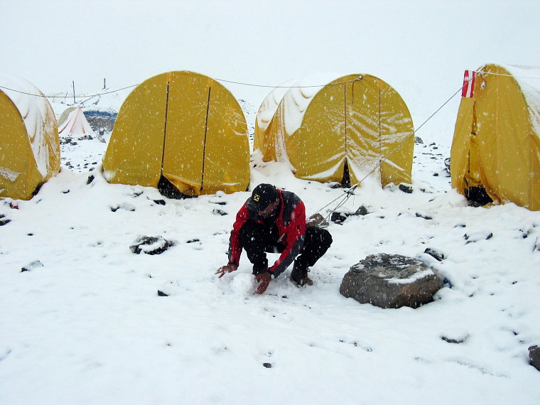 Schneefall im Lager 1