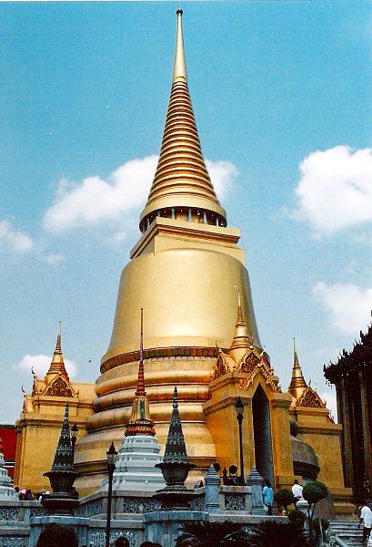 "Phra Sri Rattana Chedi"
