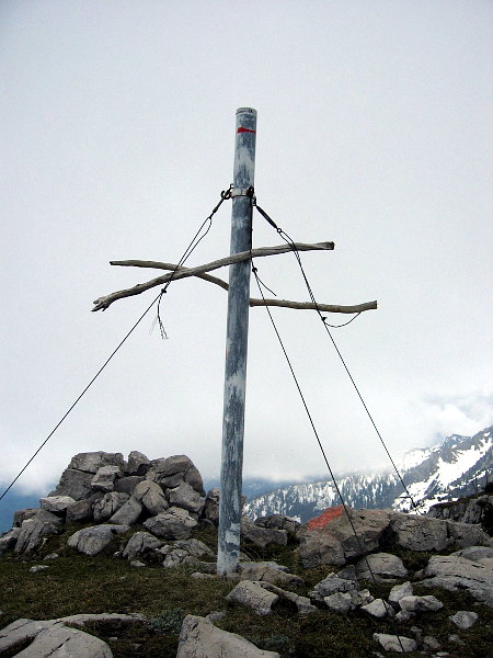 improvisiertes Gipfelkreuz am Ringkogel
